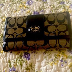 Coach wallet🍄